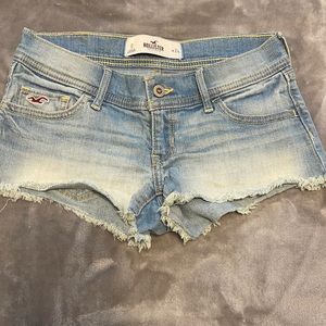 HOLLISTER Low Rise Jean Shorts